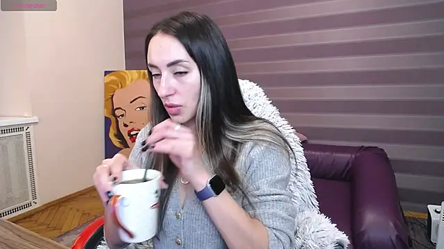 Snapshot of JenniferStone chatting on February 19, 2026, 9:17 am JenniferStone online show from February 19, 2026, 9:17 am