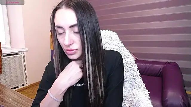 Snapshot of JenniferStone chatting on February 1, 2026, 8:12 am JenniferStone online show from February 1, 2026, 8:12 am