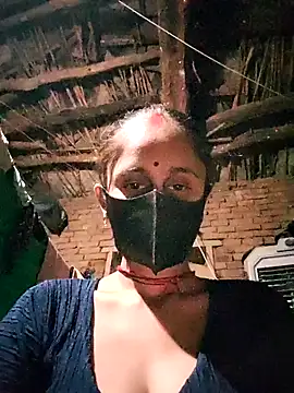Snapshot of Divya_Chandok chatting on April 9, 2026, 3:40 pm Divya Chandok online show from April 9, 2026, 3:40 pm