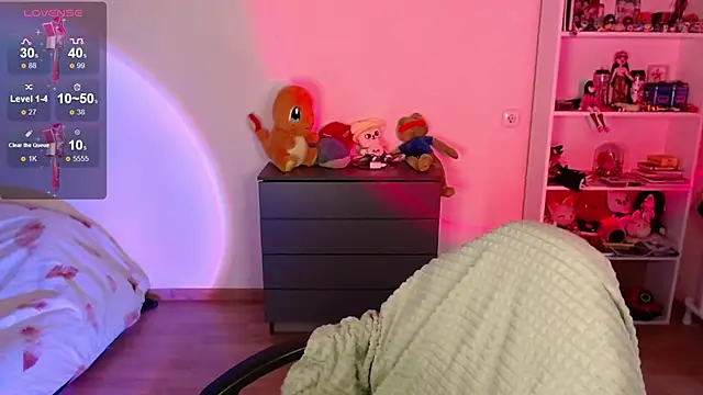 Strawberry juli online show from May 25, 2026, 3:17 am