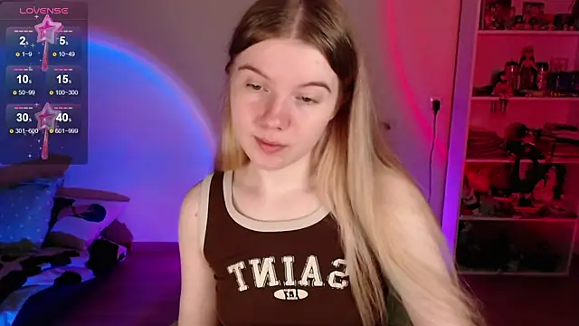 Strawberry juli online show from May 23, 2026, 3:05 am
