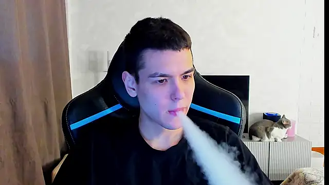 Snapshot of TravisRevas chatting on March 13, 2025, 2:12 pm TravisRevas online show from March 13, 2025, 2:12 pm