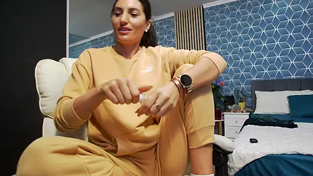 zoeylarkens online show from November 4, 2025, 5:17 pm