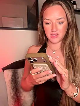 Snapshot of MissMaisiex chatting on October 14, 2025, 8:20 pm MissMaisiex online show from October 14, 2025, 8:20 pm