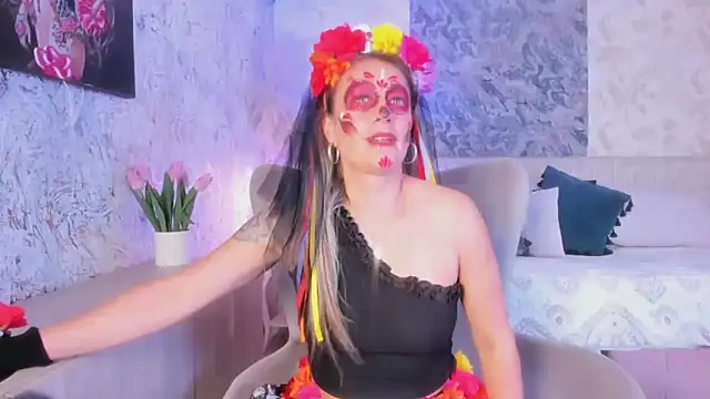 Liannaa  online show from October 29, 2025, 7:35 pm