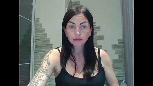 MystaLuuna online show from September 25, 2025, 7:42 pm