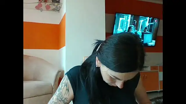 MystaLuuna online show from October 5, 2025, 8:38 am