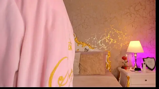 ScarlettWallace online show from February 3, 2026, 10:04 pm