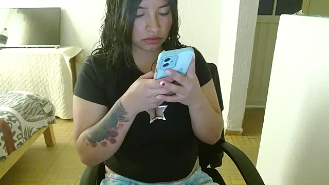 Snapshot of saralo__ chatting on February 23, 2026, 3:01 pm saralo online show from February 23, 2026, 3:01 pm