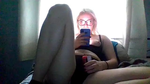 sluttypumpkin online show from June 26, 2026, 4:35 pm
