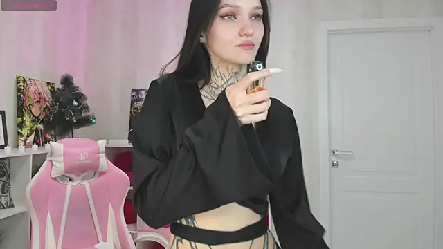 Selena Sharp online show from March 8, 2025, 4:01 am