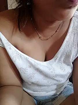 Snapshot of pallu_telgu_kannada chatting on October 17, 2025, 7:00 am pallu telgu kannada online show from October 17, 2025, 7:00 am