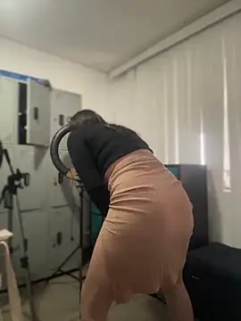 Snapshot of Mila_LS chatting on October 12, 2025, 12:50 pm Mila LS online show from October 12, 2025, 12:50 pm