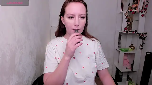 LinaFlawless online show from October 14, 2025, 2:34 am