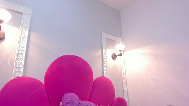 Snapshot of Bonniie_22 chatting on October 7, 2025, 1:12 pm Bonniie 22 online show from October 7, 2025, 1:12 pm