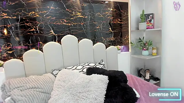 Snapshot of Bonniie_22 chatting on March 10, 2025, 3:52 pm Bonniie 22 online show from March 10, 2025, 3:52 pm