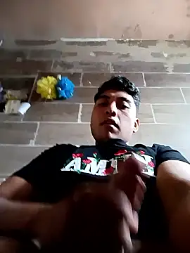 crisssalazar online show from January 11, 2026, 11:11 pm