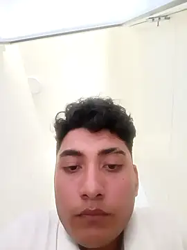 crisssalazar online show from September 22, 2025, 8:26 pm