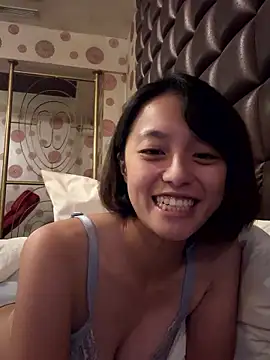 ladypaggy online show from November 17, 2025, 6:17 am