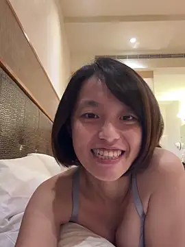 ladypaggy online show from November 6, 2025, 5:44 am