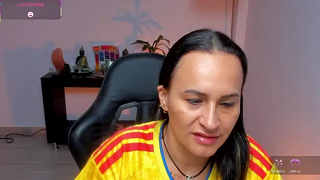 Snapshot of Sara_Charmy chatting on July 3, 2026, 11:06 am Sara Charmy online show from July 3, 2026, 11:06 am