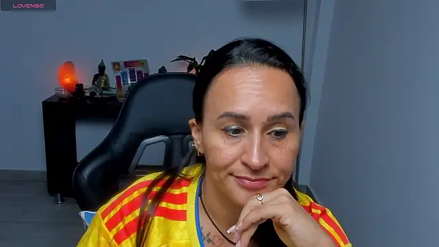 Snapshot of Sara_Charmy chatting on July 7, 2026, 11:19 pm Sara Charmy online show from July 7, 2026, 11:19 pm