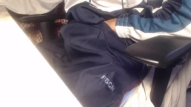 GreekDaddyNickOfficial online show from October 18, 2025, 1:02 pm