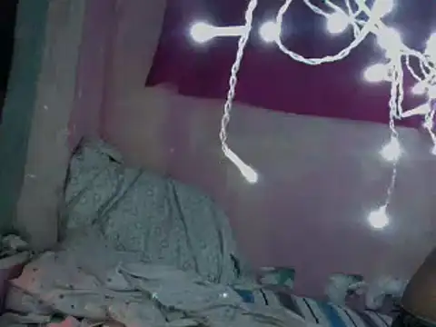 Ladyzee25 online show from March 29, 2026, 11:50 pm