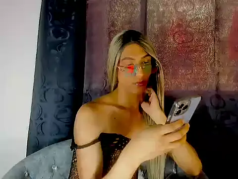 SweetDesaire1 online show from April 7, 2026, 3:36 pm