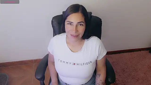 Snapshot of luna_lgomez_ chatting on August 1, 2026, 10:02 am luna lgomez online show from August 1, 2026, 10:02 am