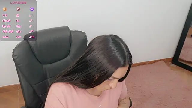Snapshot of luna_lgomez_ chatting on July 24, 2026, 10:22 am luna lgomez online show from July 24, 2026, 10:22 am