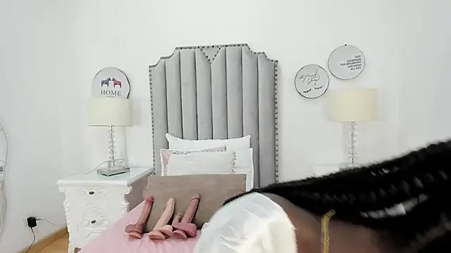 Snapshot of SamantaMarquez chatting on October 17, 2025, 8:10 pm SamantaMarquez online show from October 17, 2025, 8:10 pm