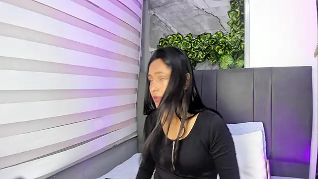 Snapshot of Fernanda_liie_ chatting on October 8, 2025, 12:28 pm Fernanda liie online show from October 8, 2025, 12:28 pm