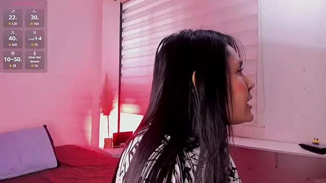 Fernanda liie  online show from April 14, 2026, 12:54 pm