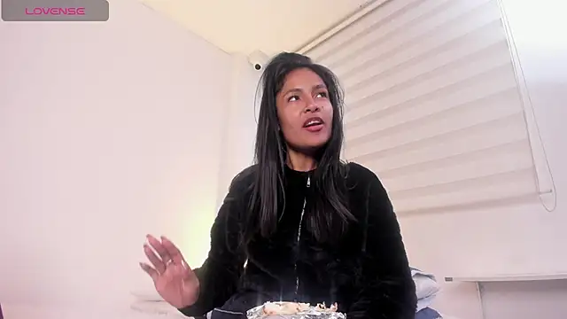 Snapshot of Fernanda_liie_ chatting on June 18, 2026, 1:05 pm Fernanda liie online show from June 18, 2026, 1:05 pm