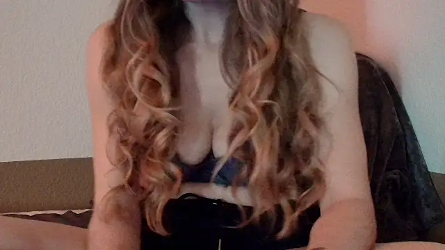 iamamandarose online show from October 31, 2025, 6:26 pm