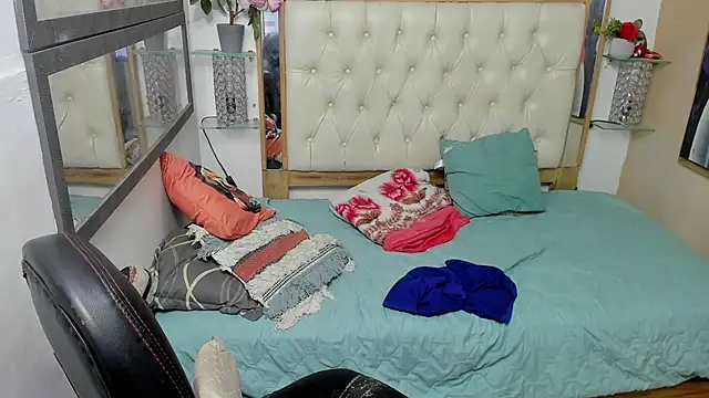 heiker  online show from October 7, 2025, 2:56 am