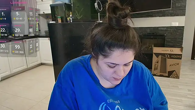 Layla- online show from February 3, 2026, 10:42 am