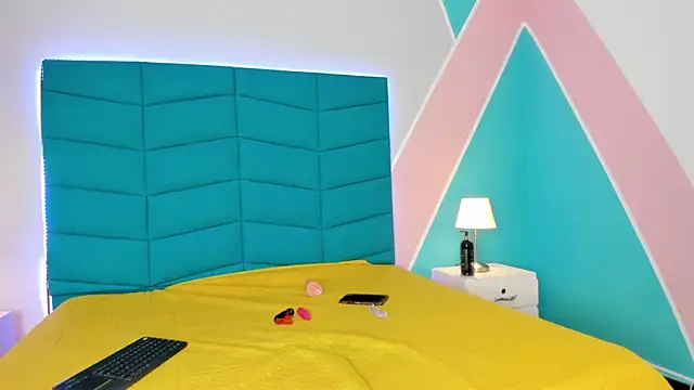 Emilly wilson  online show from March 18, 2025, 11:55 am