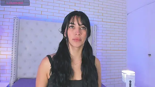 Emilly wilson  online show from October 5, 2025, 12:51 pm