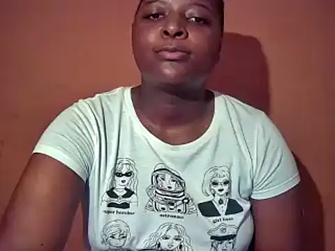 sexyhips2001 online show from November 13, 2025, 10:24 pm