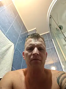 RomeoMalcolm online show from March 22, 2025, 4:47 pm