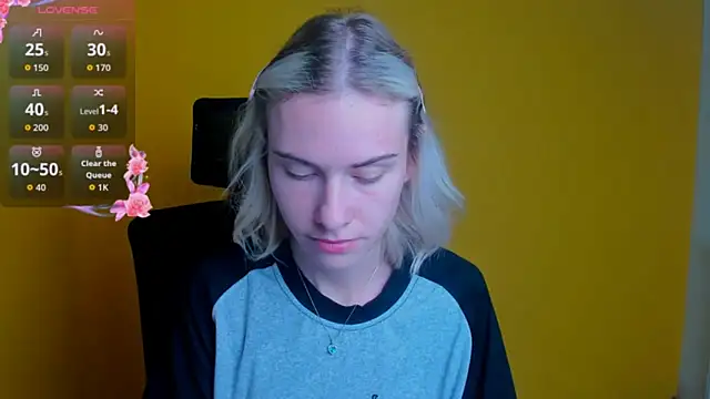 Snapshot of Fiona_Night chatting on October 10, 2025, 6:58 am Fiona Night online show from October 10, 2025, 6:58 am