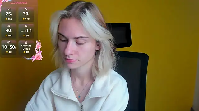 Snapshot of Fiona_Night chatting on October 11, 2025, 5:08 am Fiona Night online show from October 11, 2025, 5:08 am