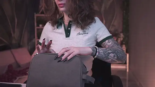 Snapshot of OliviaMcClean chatting on February 28, 2026, 8:41 pm OliviaMcClean online show from February 28, 2026, 8:41 pm