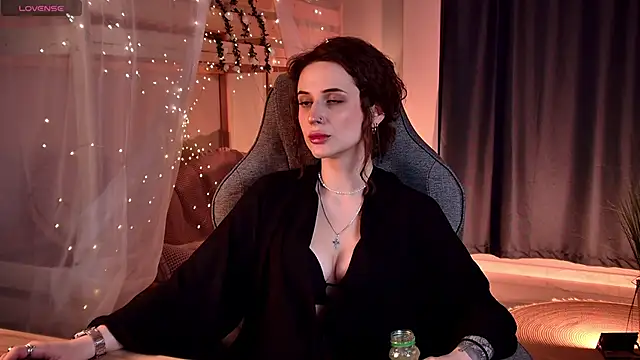 Snapshot of OliviaMcClean chatting on March 22, 2026, 5:36 pm OliviaMcClean online show from March 22, 2026, 5:36 pm