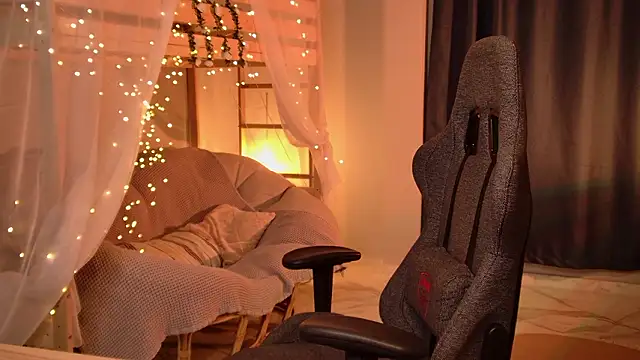 Snapshot of OliviaMcClean chatting on February 27, 2026, 7:57 pm OliviaMcClean online show from February 27, 2026, 7:57 pm