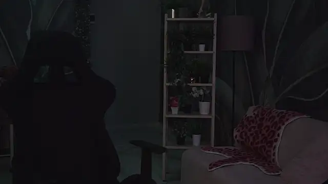 Snapshot of OliviaMcClean chatting on February 13, 2026, 2:11 am OliviaMcClean online show from February 13, 2026, 2:11 am