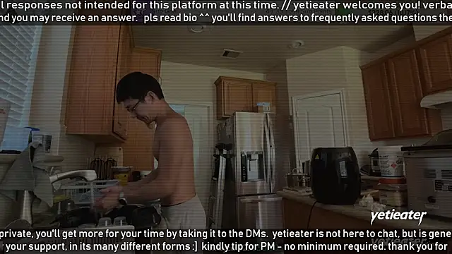Snapshot of yetieater chatting on May 29, 2026, 4:02 pm yetieater online show from May 29, 2026, 4:02 pm
