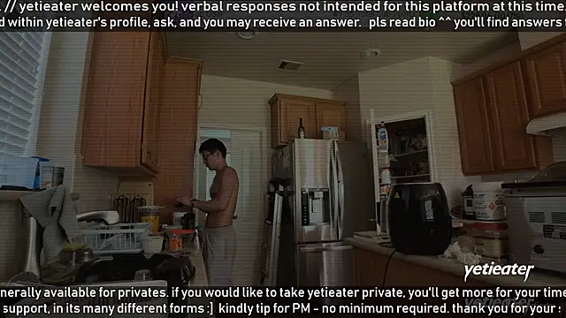 Snapshot of yetieater chatting on June 22, 2026, 3:31 pm yetieater online show from June 22, 2026, 3:31 pm